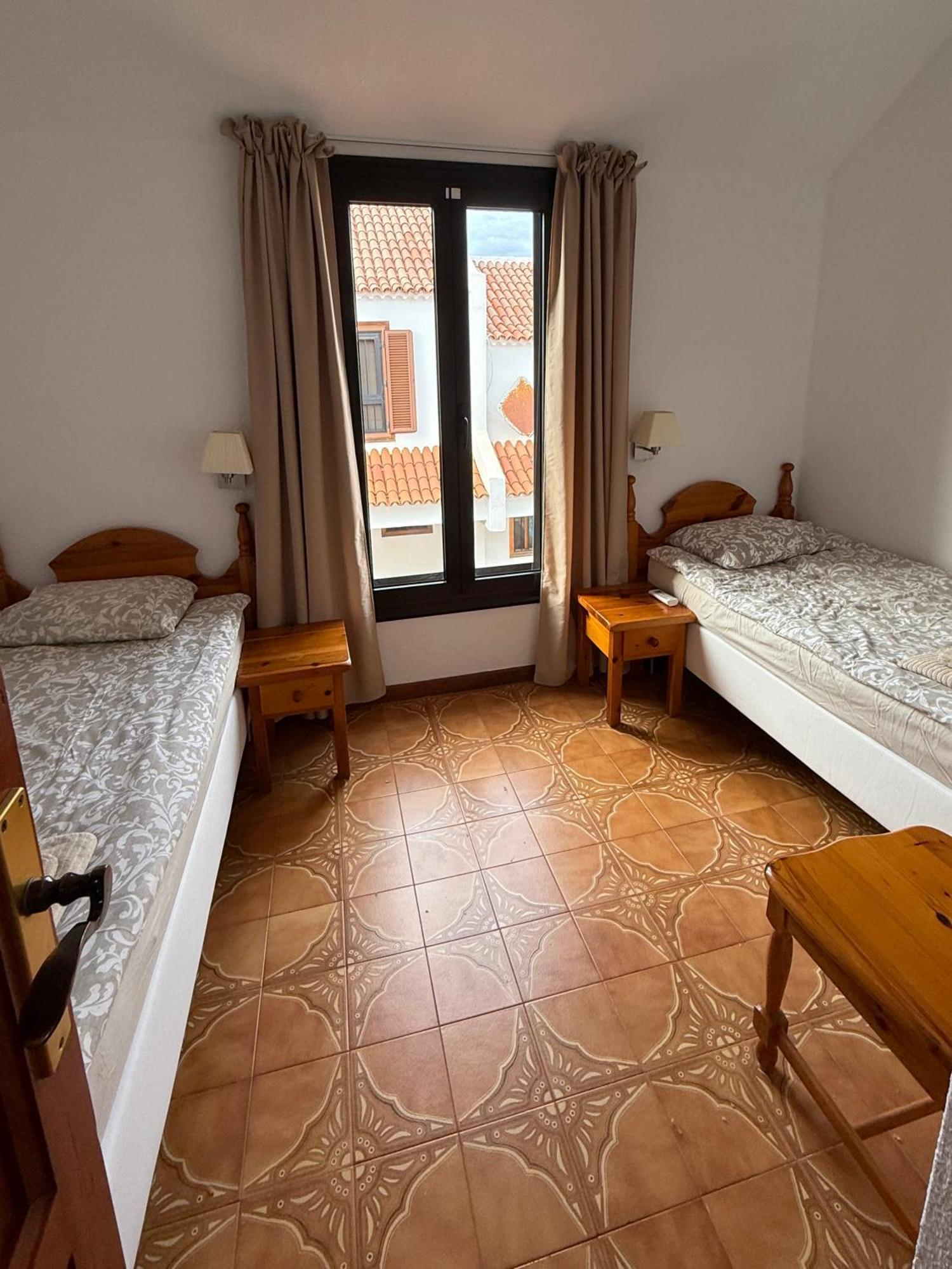 Sunny 2-Bedroom Apartment In Parque Santiago II Playa de las Americas  Ngoại thất bức ảnh