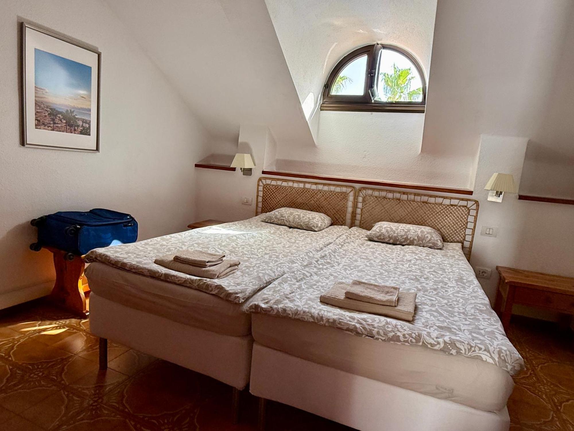 Sunny 2-Bedroom Apartment In Parque Santiago II Playa de las Americas  Ngoại thất bức ảnh