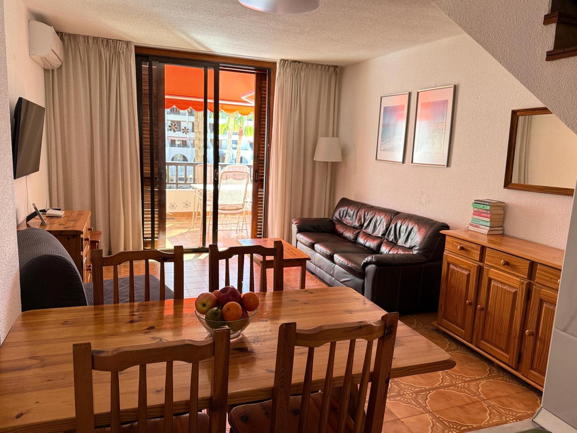 Sunny 2-Bedroom Apartment In Parque Santiago II Playa de las Americas  Ngoại thất bức ảnh
